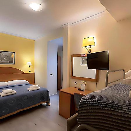 Baltik Guesthouse Рим Екстериор снимка