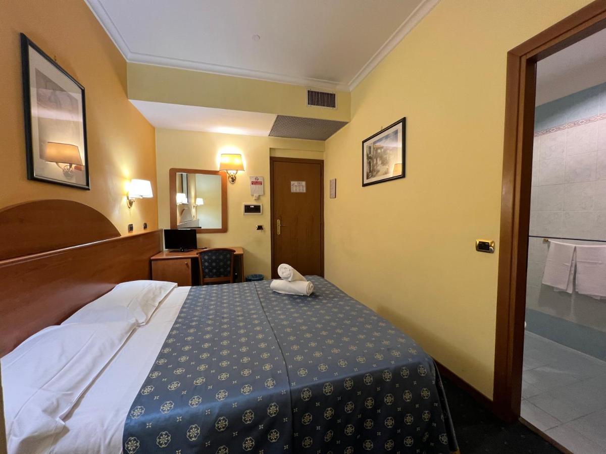 Baltik Guesthouse Рим Екстериор снимка