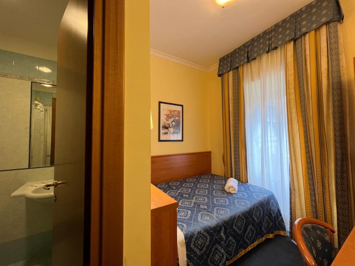 Baltik Guesthouse Рим Екстериор снимка