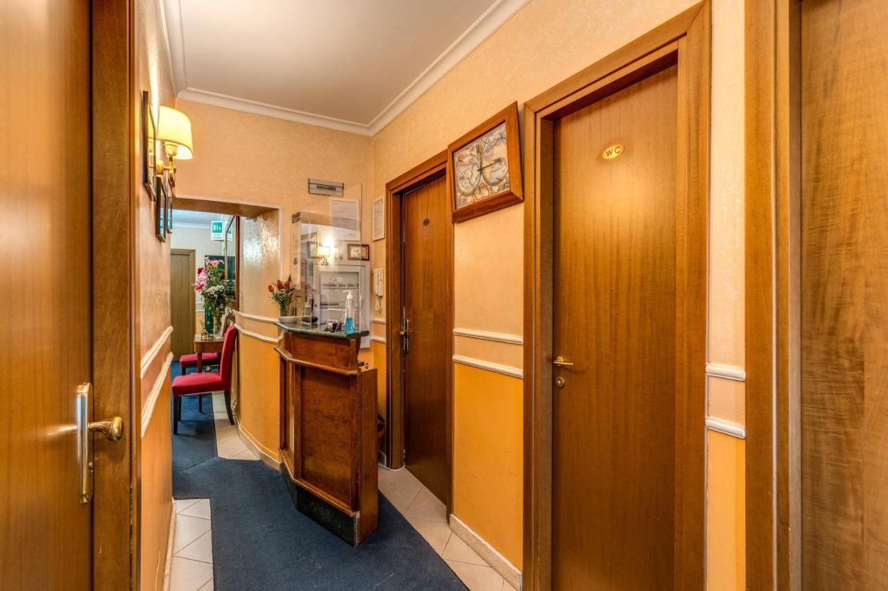 Baltik Guesthouse Рим Екстериор снимка