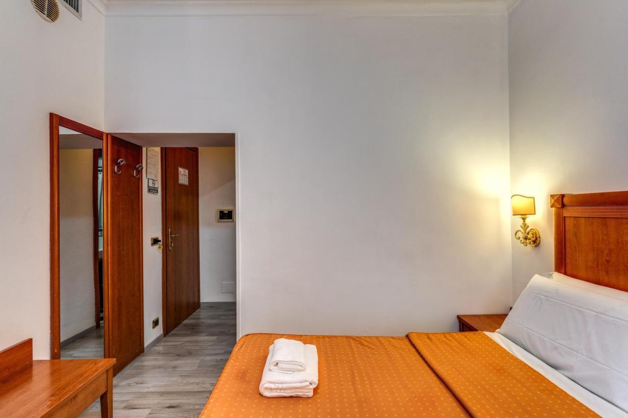 Baltik Guesthouse Рим Екстериор снимка