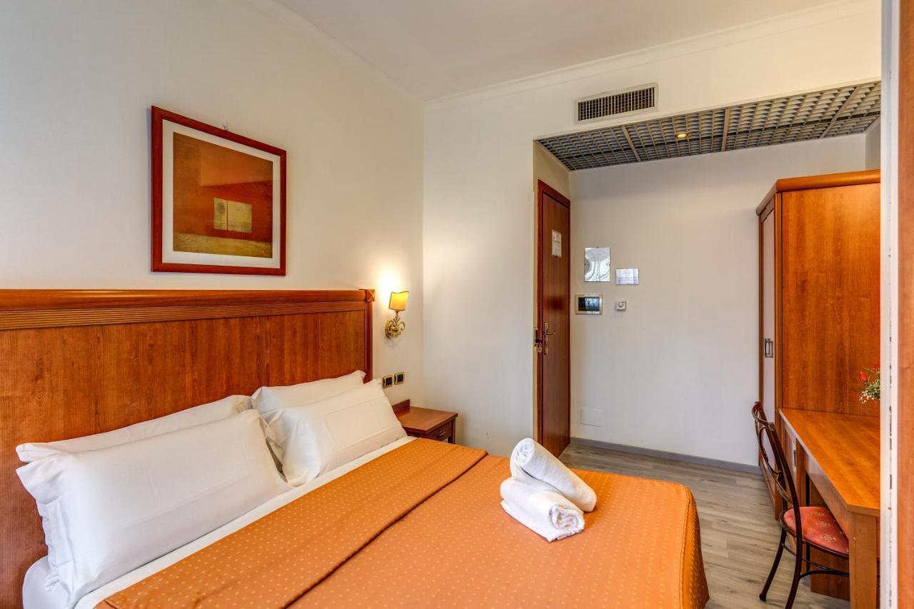 Baltik Guesthouse Рим Екстериор снимка