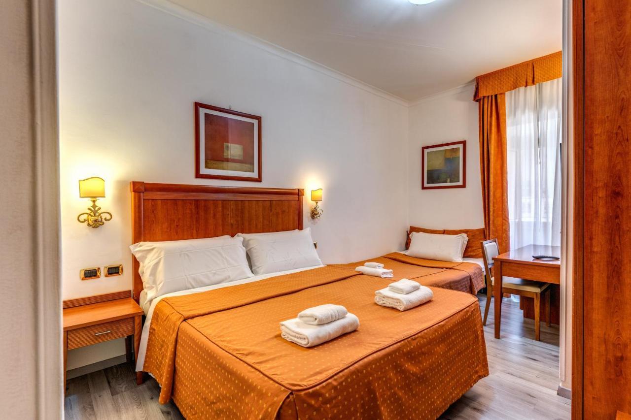 Baltik Guesthouse Рим Екстериор снимка