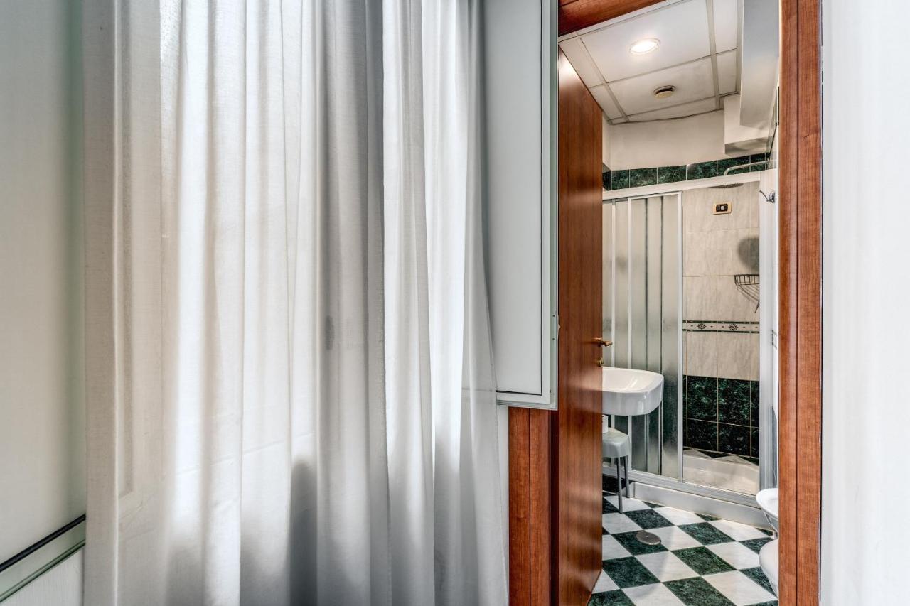 Baltik Guesthouse Рим Екстериор снимка