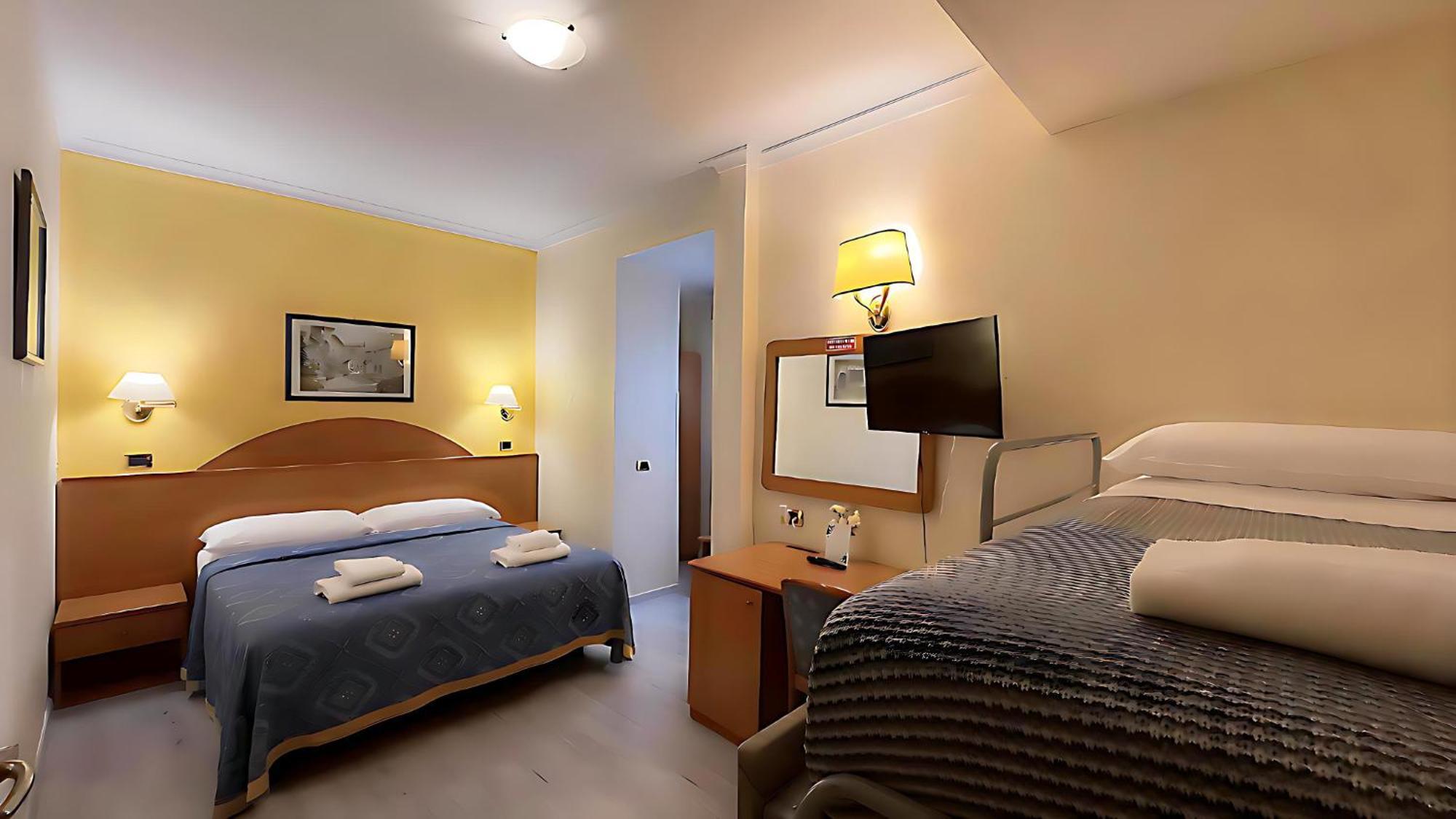Baltik Guesthouse Рим Екстериор снимка