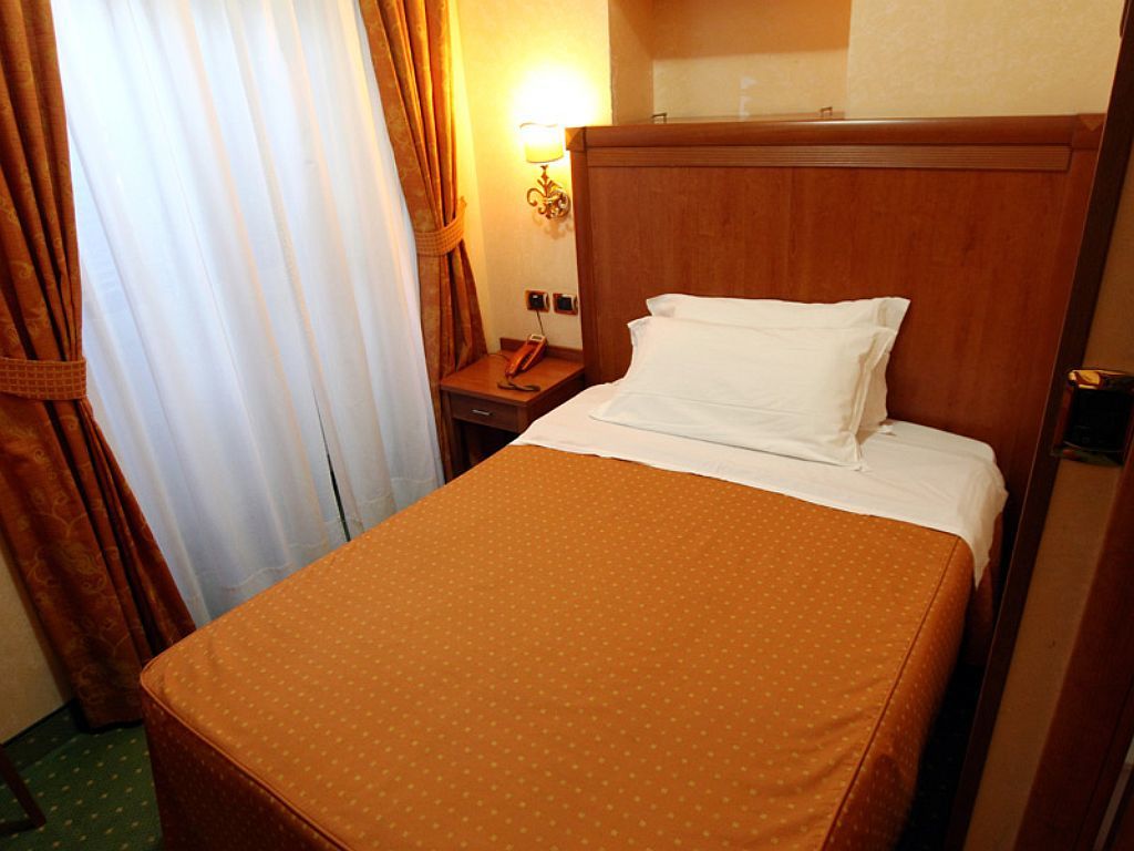 Baltik Guesthouse Рим Екстериор снимка